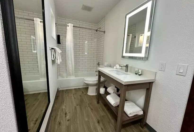 هتل Wapiti Self Service Lodge
