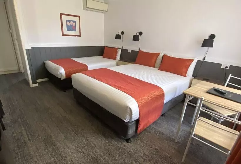 Motelli Centre Point Midcity Motor Inn