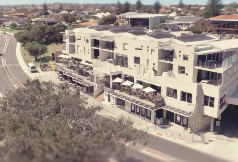 Mullaloo Beach & Apartments