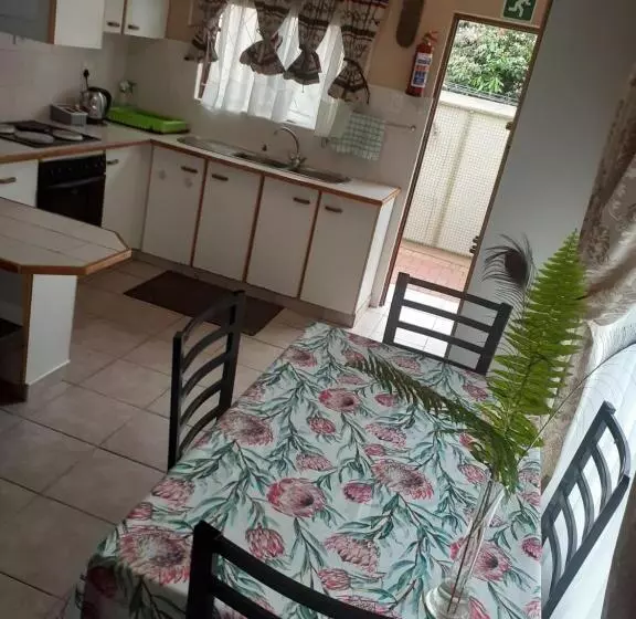 پانسیون Jothams Bed & Breakfast Or Self Catering