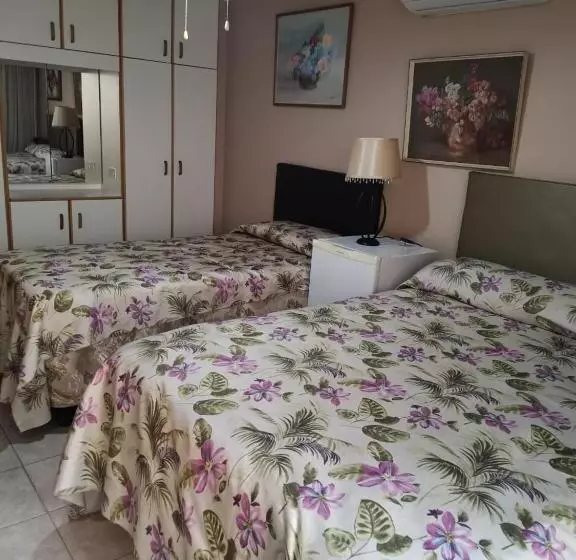 پانسیون Jothams Bed & Breakfast Or Self Catering