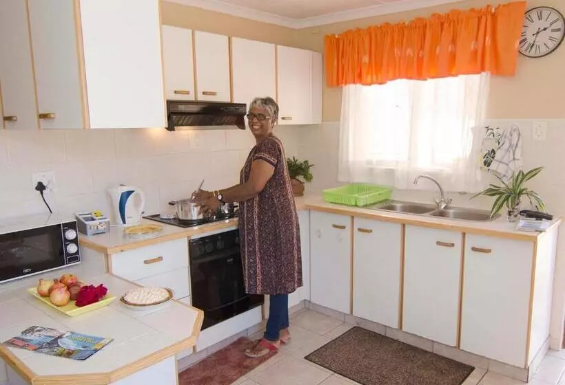 پانسیون Jothams Bed & Breakfast Or Self Catering