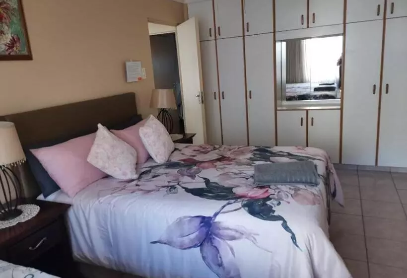پانسیون Jothams Bed & Breakfast Or Self Catering
