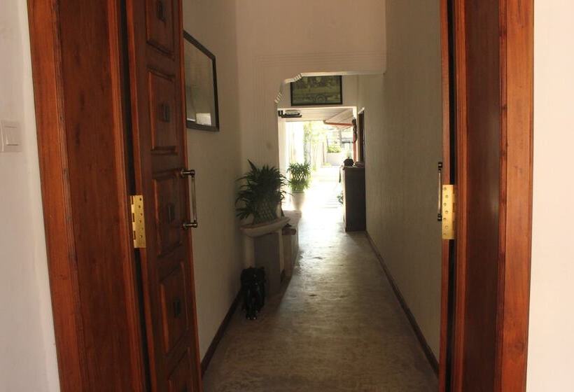 פנסיון Samaya Fort