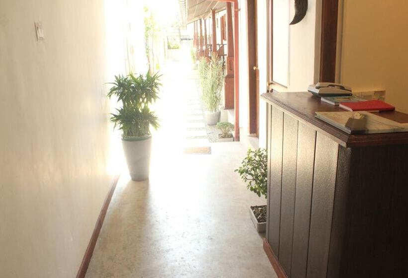 פנסיון Samaya Fort