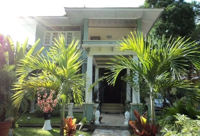 پانسیون Samise Villa
