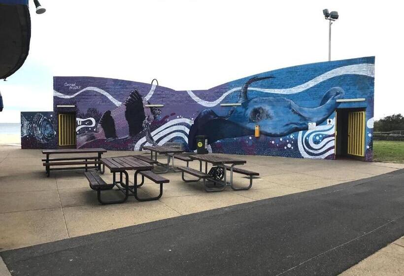 Staycentral   Spacious Seaviews Port Melbourne