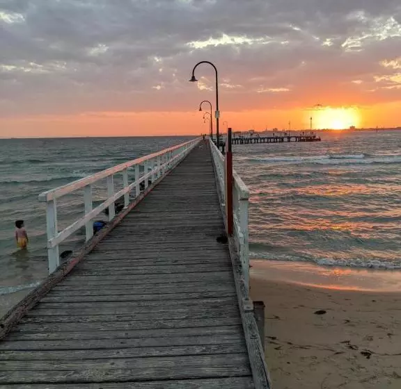 Staycentral   Spacious Seaviews Port Melbourne