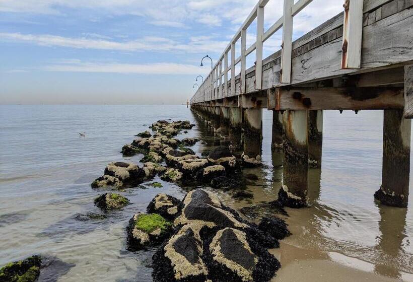 Staycentral   Spacious Seaviews Port Melbourne