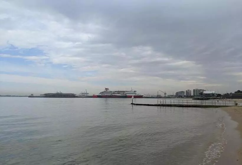 Staycentral   Spacious Seaviews Port Melbourne