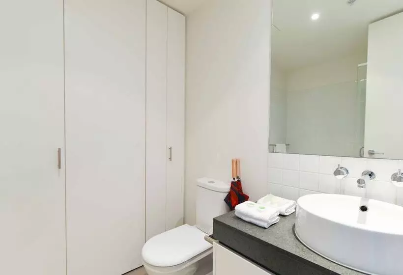 Staycentral   Spacious Seaviews Port Melbourne