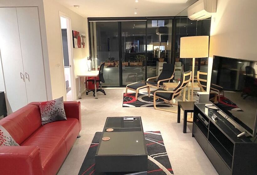 Staycentral   Spacious Seaviews Port Melbourne