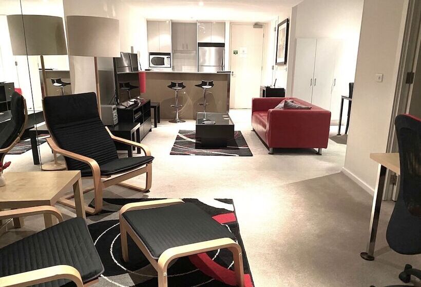 Staycentral   Spacious Seaviews Port Melbourne