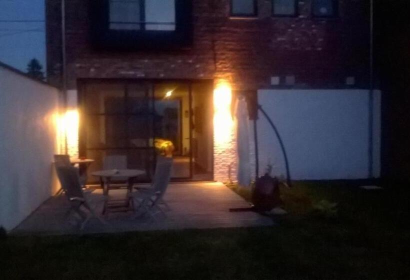 تختخواب و صبحانه Bvba Bacana