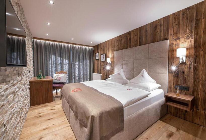 민박 Superior Hotel Edelweiss