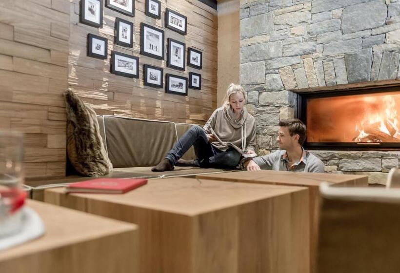 민박 Superior Hotel Edelweiss