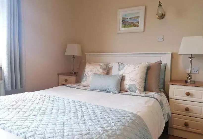 Hilltop B & B