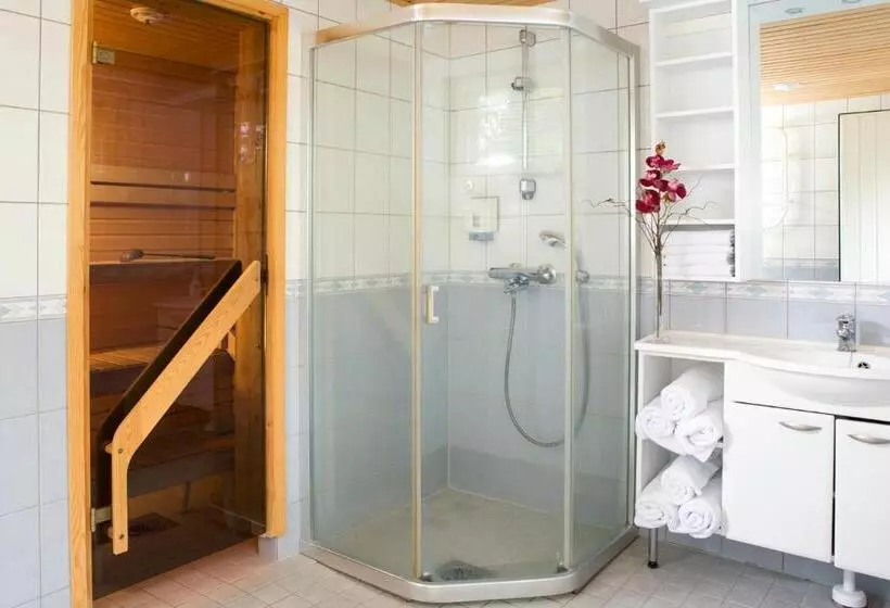 簡易ホテル Spa Hotel Rauhalahti