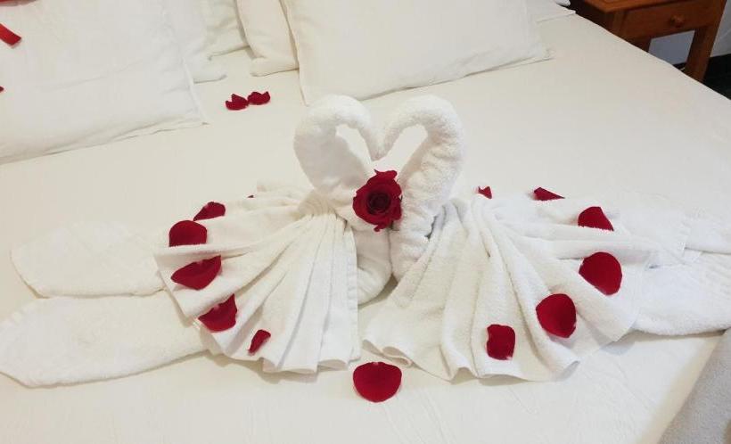 فندق Apartamentos Escuela