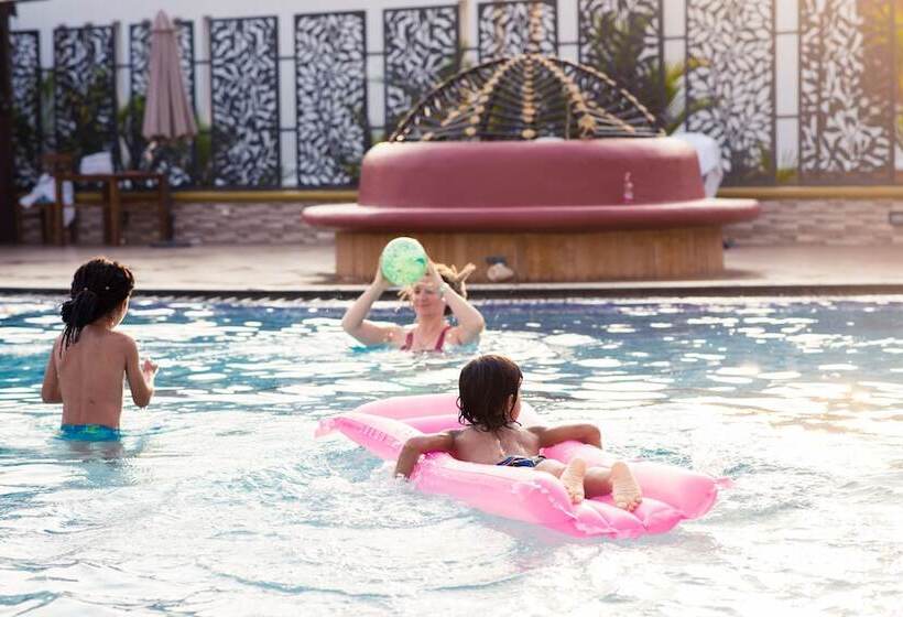 בית מלון כפרי The Grand Leoney Resort