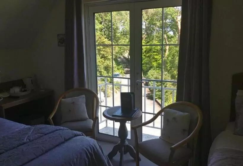 Rocklands House Bed And Breakfast