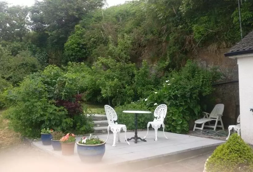 Rocklands House Bed And Breakfast