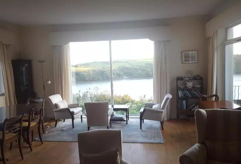 Rocklands House Bed And Breakfast
