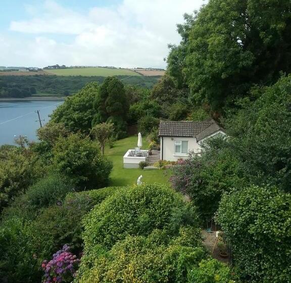 Rocklands House Bed And Breakfast