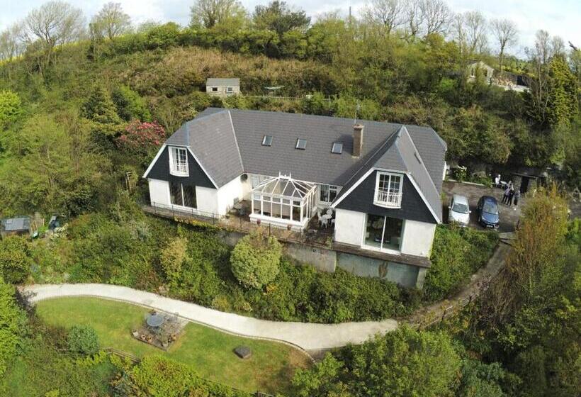 Rocklands House Bed And Breakfast