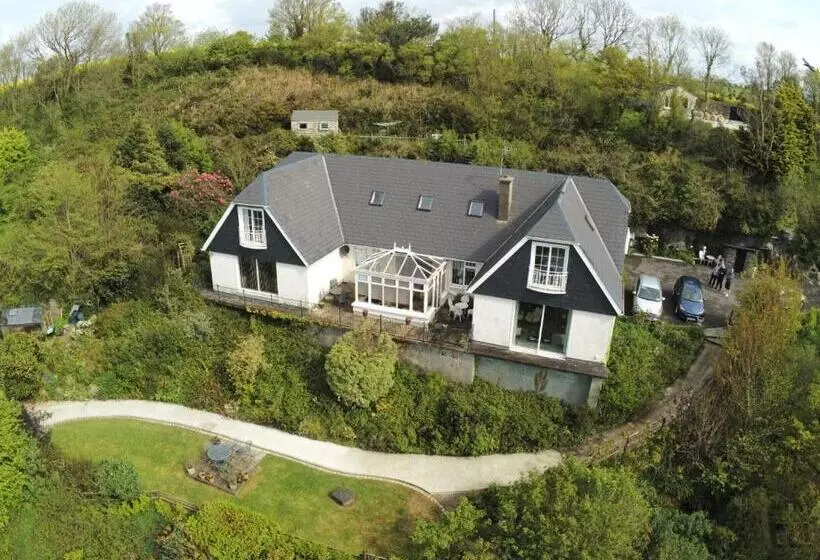 Rocklands House Bed And Breakfast