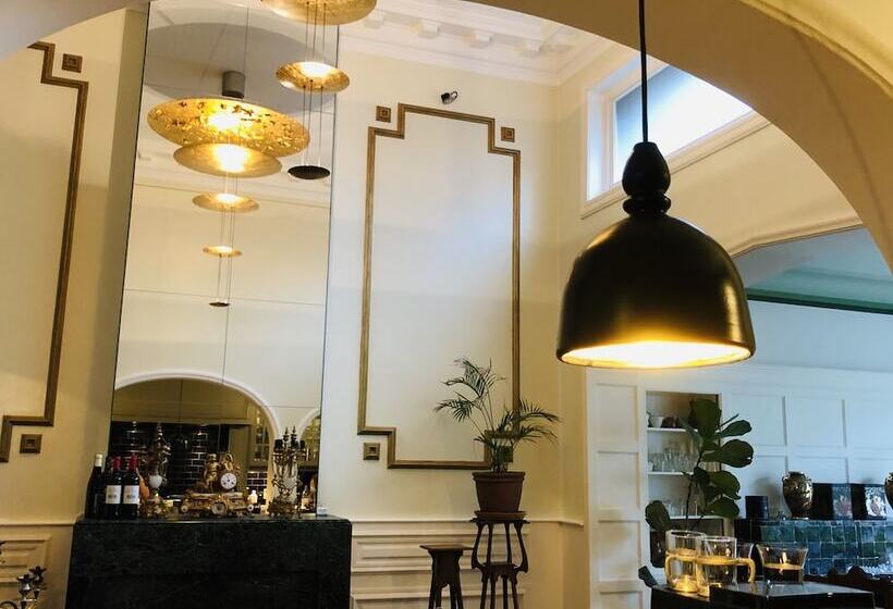 تختخواب و صبحانه The Museum   Au Lit, Jérôme!