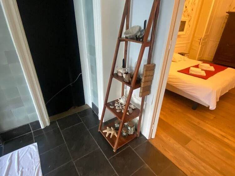 تختخواب و صبحانه The Museum   Au Lit, Jérôme!