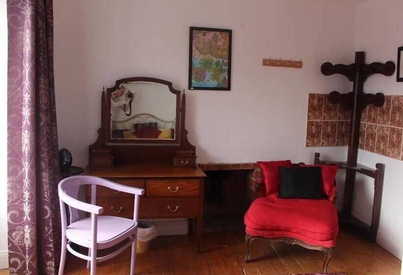 ベッドアンドブレックファースト Artists House