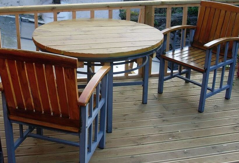 ベッドアンドブレックファースト Artists House