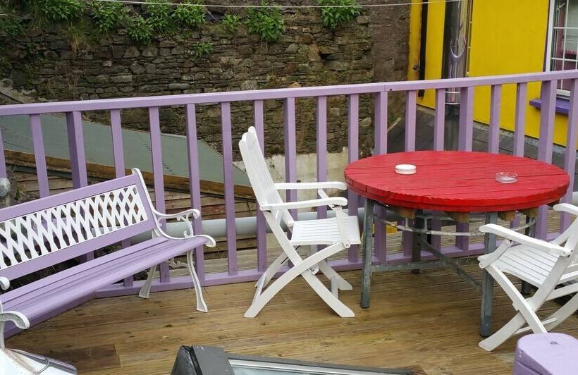 ベッドアンドブレックファースト Artists House