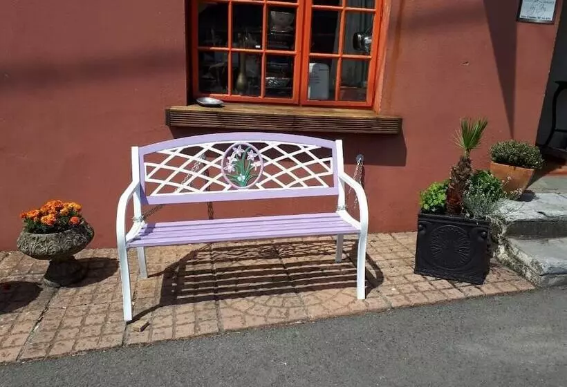 ベッドアンドブレックファースト Artists House