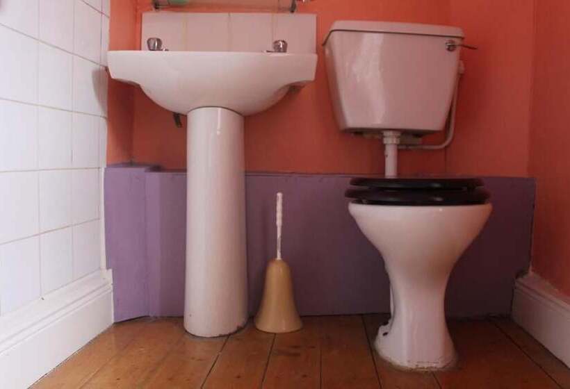 ベッドアンドブレックファースト Artists House