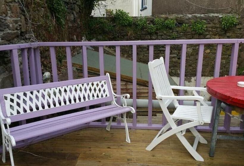 ベッドアンドブレックファースト Artists House