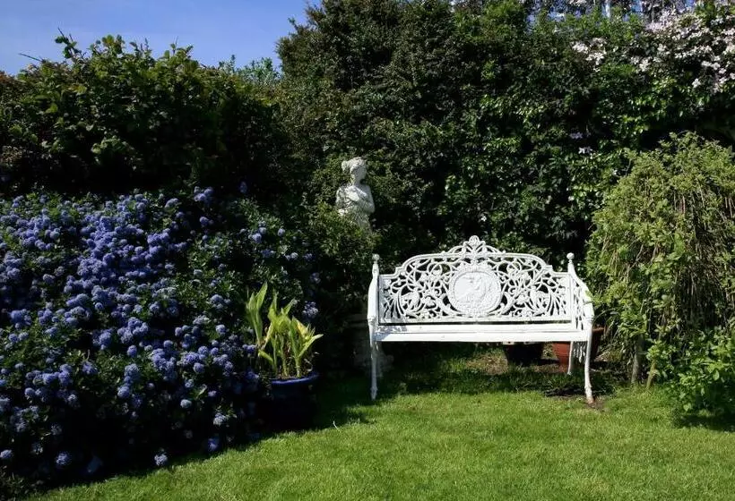 Aamiaismajoitus (B&B) Marsh Mere Lodge