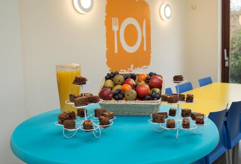 Generation Europe Youth Hostel