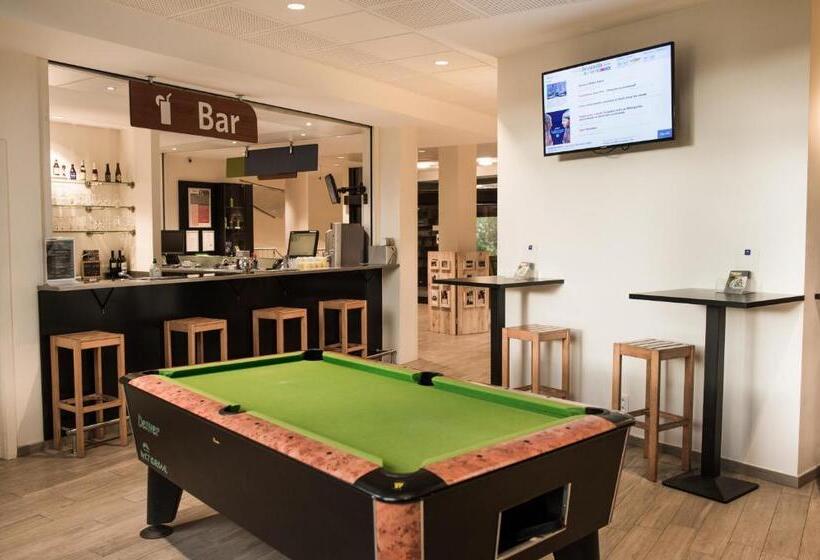 Generation Europe Youth Hostel