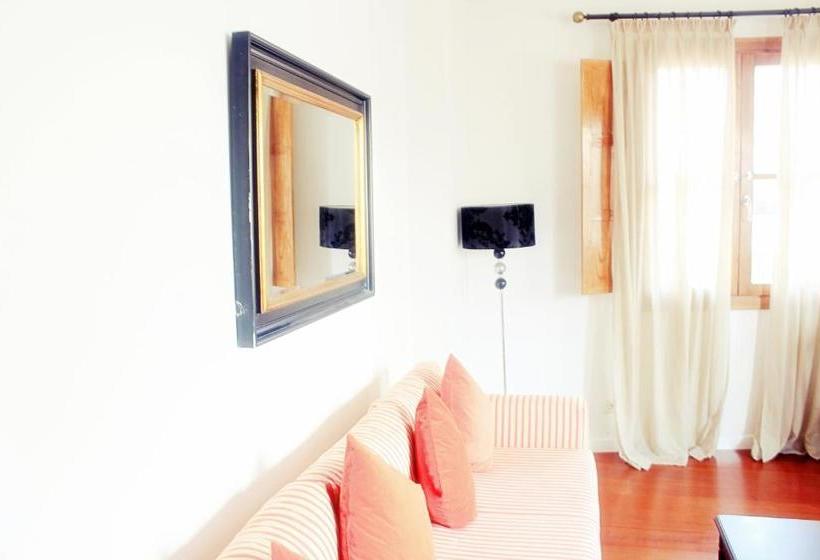 هتل Casa Urbana Rooms