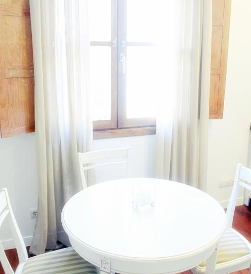 هتل Casa Urbana Rooms