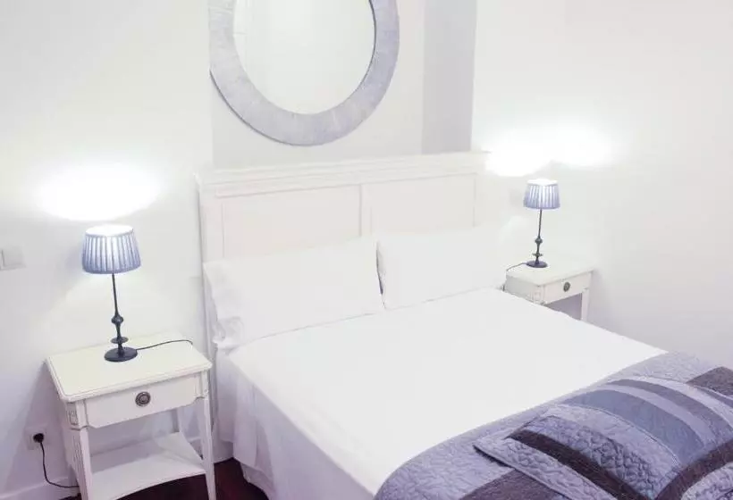 هتل Casa Urbana Rooms