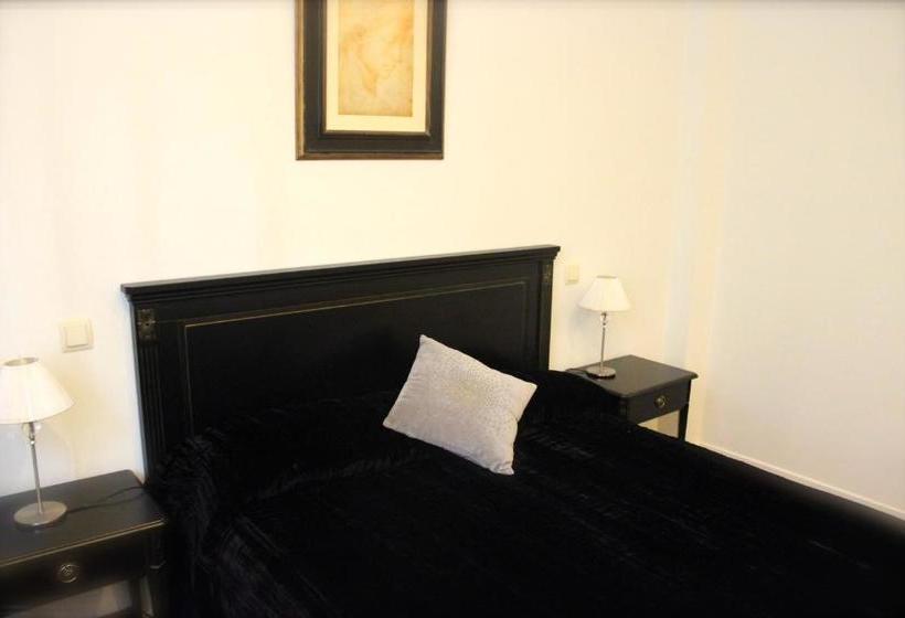 هتل Casa Urbana Rooms