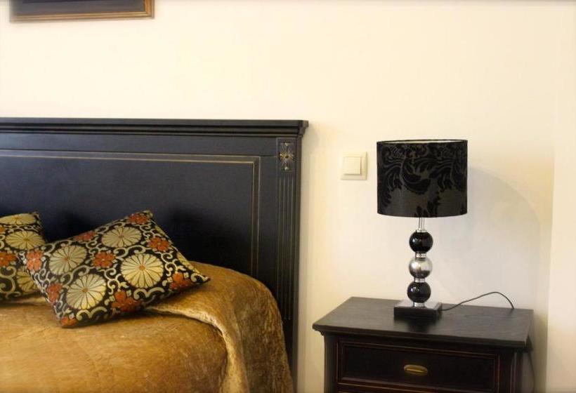 هتل Casa Urbana Rooms