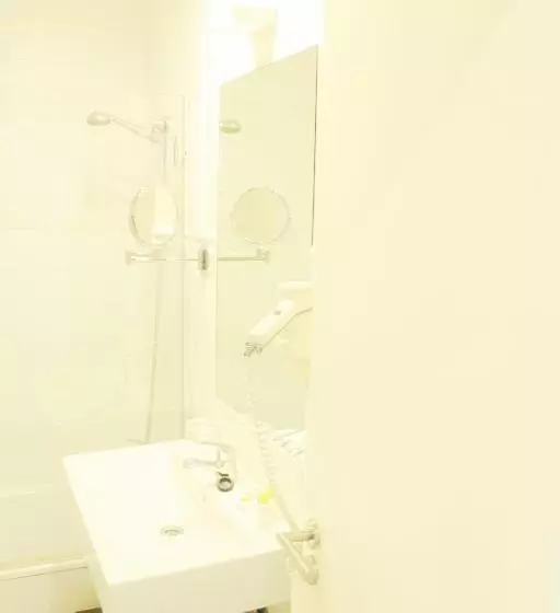 هتل Casa Urbana Rooms