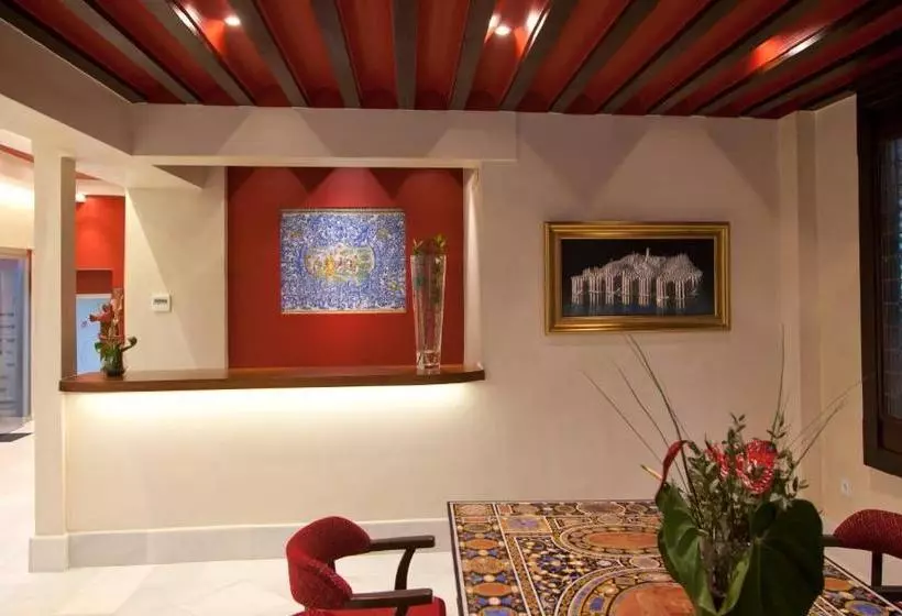 هتل Casa Urbana Rooms