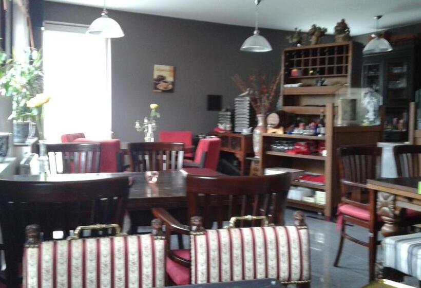 בית מלון כפרי Golden Dragon