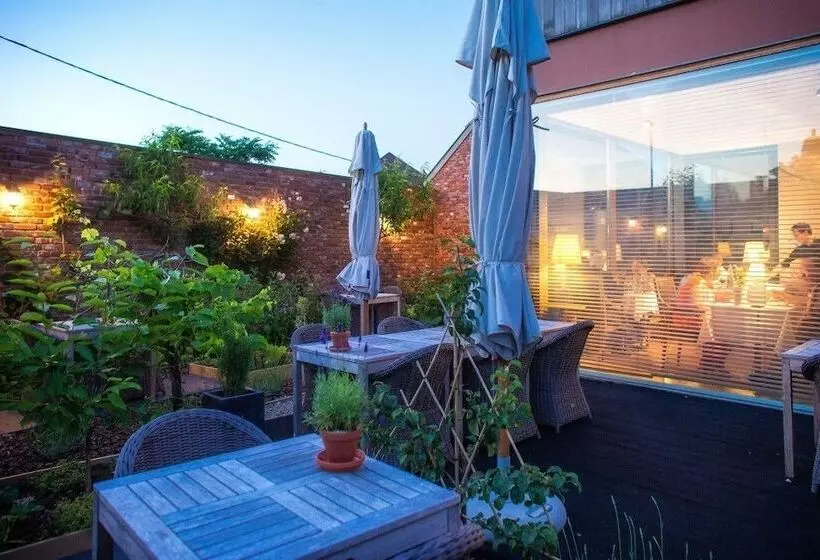Hotel Restaurant Vous Lé Vous